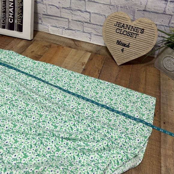 Universal thread green floral keyhole or cross front smocked midi sundress - Picture 5 of 10